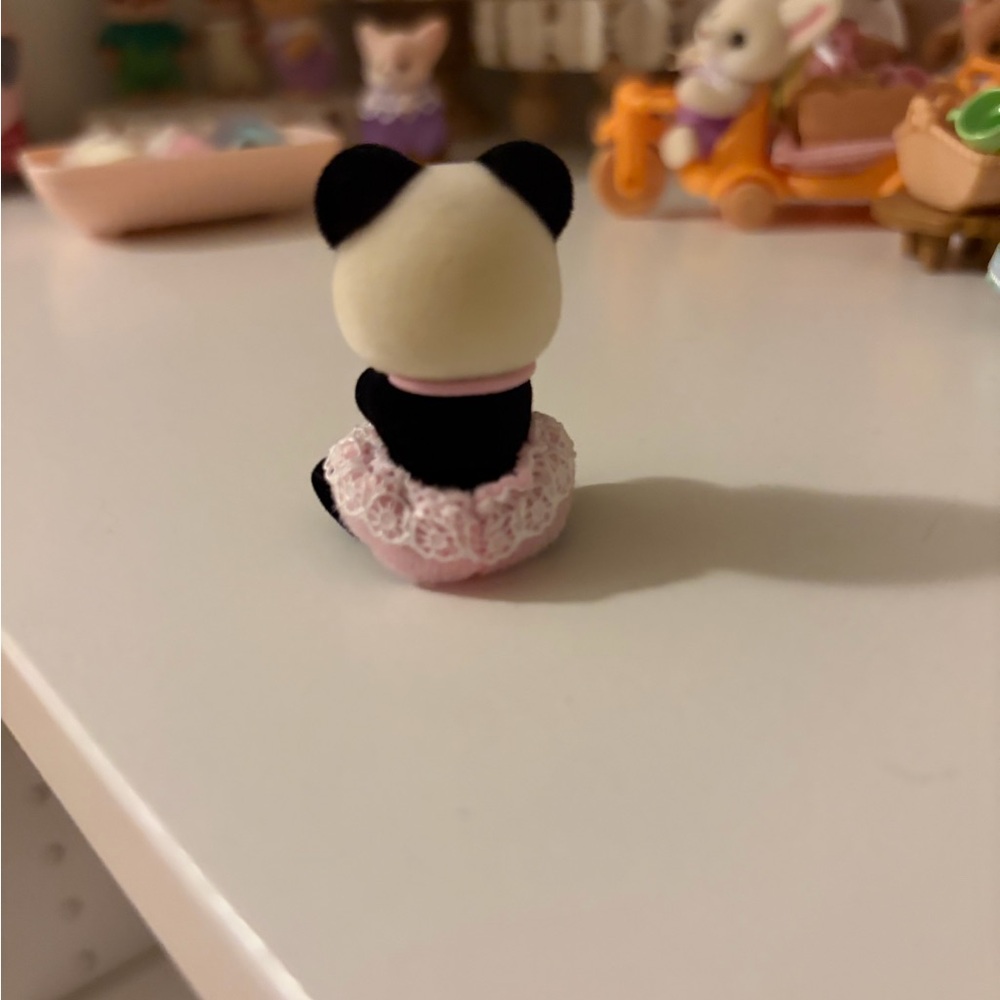 Calico Critters - Adorable Panda Baby Figurine in Pink Dress - NWOT - Picture 2 of 2